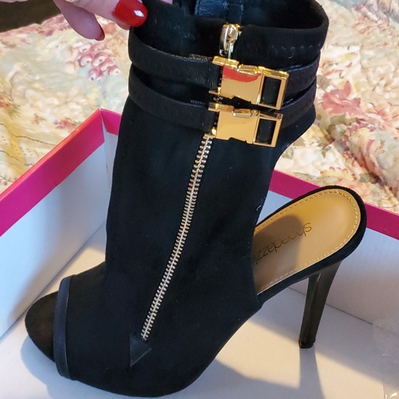 Heels - Picture 2 of 2